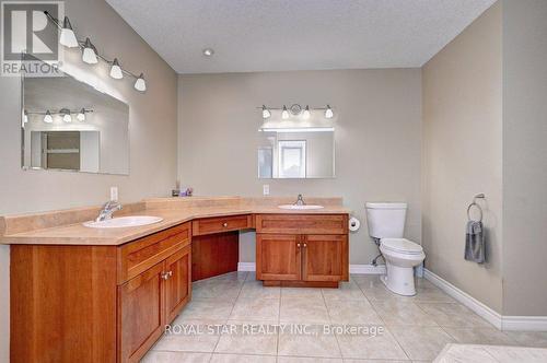 89 Finch Avenue, Woodstock, ON - Indoor Photo Showing Bathroom