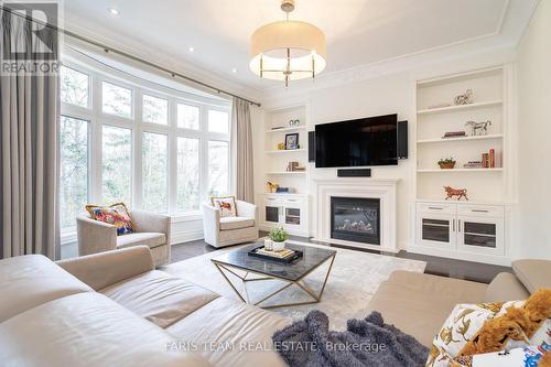 118 Headwind Boulevard, Vaughan, ON - Indoor Photo Showing Living Room With Fireplace