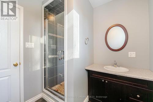 54 Princess Drive, Adjala-Tosorontio, ON - Indoor Photo Showing Bathroom