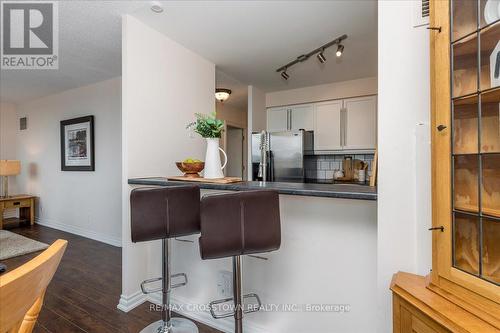 1202 - 140 Dunlop Street, Barrie, ON - Indoor Photo Showing Kitchen