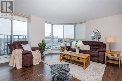 1202 - 140 Dunlop Street, Barrie (Lakeshore), ON - Indoor Photo Showing Living Room