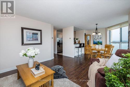 1202 - 140 Dunlop Street, Barrie (Lakeshore), ON - Indoor Photo Showing Living Room