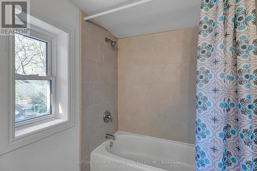 104 Mulcaster Street, Barrie, ON - Indoor Photo Showing Bathroom
