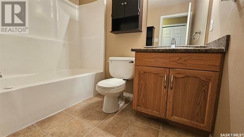 113 503 Colonel Otter Drive, Swift Current, SK - Indoor Photo Showing Bathroom