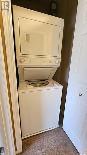 113 503 Colonel Otter Drive, Swift Current, SK - Indoor Photo Showing Laundry Room