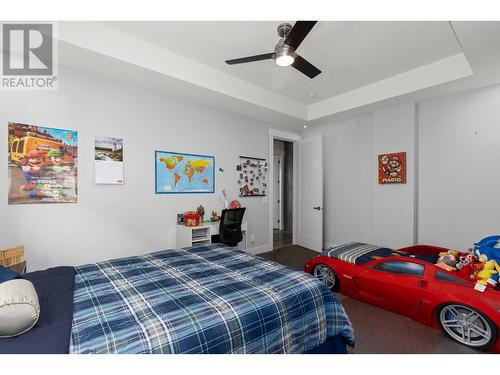 1088 Clarance Avenue, Kelowna, BC - Indoor Photo Showing Bedroom