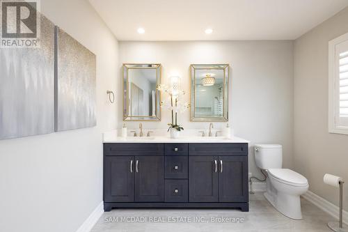5381 Forest Hill Drive, Mississauga, ON - Indoor Photo Showing Bathroom
