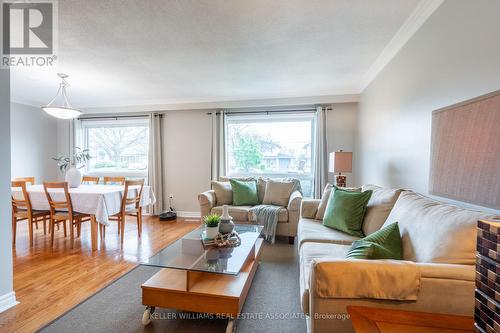 356 Delrex Boulevard, Halton Hills, ON - Indoor Photo Showing Living Room