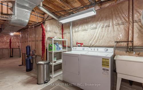 100 Lake Louise Drive, Brampton, ON - Indoor Photo Showing Laundry Room
