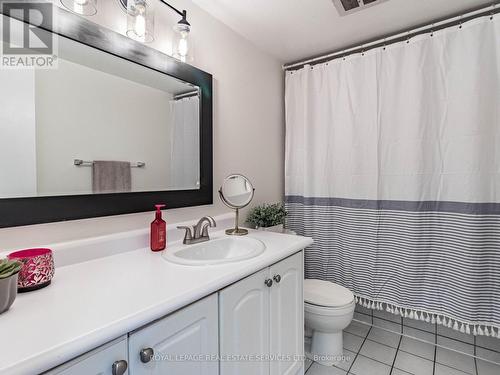 31 Roberts Crescent, Brampton, ON - Indoor Photo Showing Bathroom