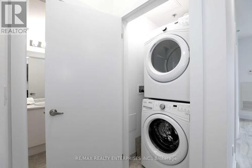 719 - 2486 Old Bronte Road, Oakville, ON - Indoor Photo Showing Laundry Room