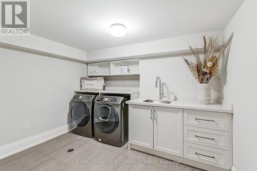 535 Swann Dr, Oakville, ON - Indoor Photo Showing Laundry Room