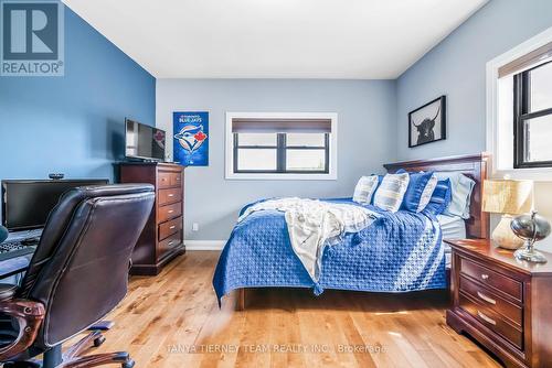 219 Summit Drive, Scugog, ON - Indoor Photo Showing Bedroom