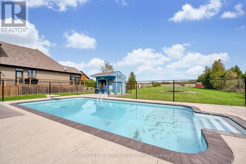 219 Summit Drive, Scugog, ON - Outdoor With In Ground Pool With Backyard