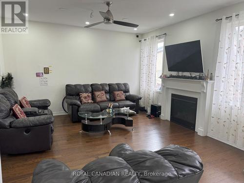 1450 Farmstead Drive, Milton (Ford), ON - Indoor Photo Showing Living Room With Fireplace