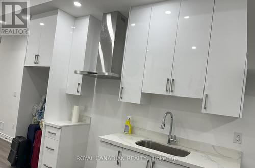 1450 Farmstead Drive, Milton (Ford), ON - Indoor Photo Showing Kitchen