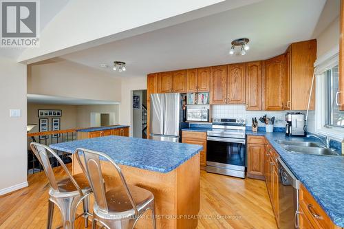 1832 Bronte Square, Pickering, ON - Indoor Photo Showing Kitchen With Double Sink