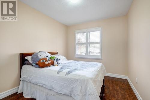 1832 Bronte Square, Pickering, ON - Indoor Photo Showing Bedroom