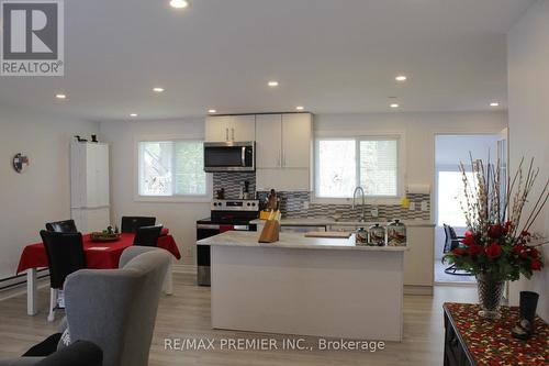 5258 30Th Side Road, Essa, ON - Indoor Photo Showing Kitchen