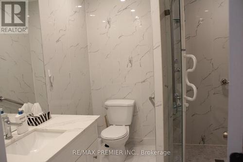 5258 30Th Side Road, Essa, ON - Indoor Photo Showing Bathroom