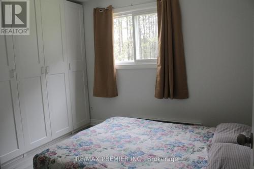 5258 30Th Side Road, Essa, ON - Indoor Photo Showing Bedroom