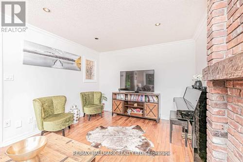 65 Riverside Boulevard, Vaughan, ON - Indoor Photo Showing Living Room