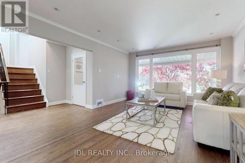 98 Overbrook Place, Toronto, ON - Indoor Photo Showing Living Room