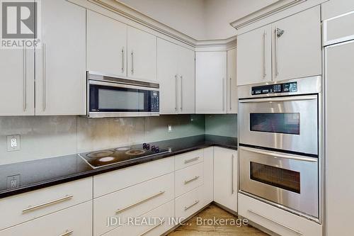 98 Overbrook Place, Toronto, ON - Indoor Photo Showing Kitchen