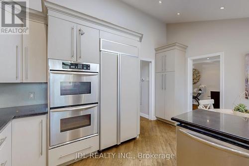 98 Overbrook Place, Toronto, ON - Indoor Photo Showing Kitchen