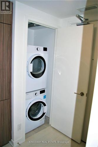 1720 - 19 Western Battery Road E, Toronto, ON - Indoor Photo Showing Laundry Room
