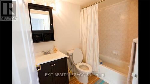 304 - 555 Wilson Hts Boulevard, Toronto, ON - Indoor Photo Showing Bathroom