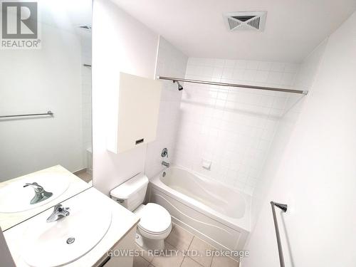 2110 - 38 Grenville Street, Toronto, ON - Indoor Photo Showing Bathroom