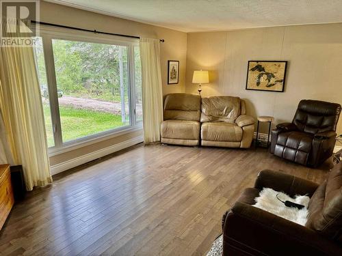 1312 Pineshores Rd, Goulais River, ON - Indoor Photo Showing Living Room