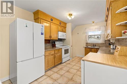 4 Fairview Dr, Salisbury, NB - Indoor Photo Showing Kitchen With Double Sink