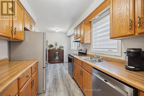 3 Hartsfield Drive, Clarington, ON - Indoor Photo Showing Kitchen With Double Sink