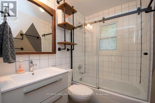 960 Westlake Drive, Smith-Ennismore-Lakefield, ON - Indoor Photo Showing Bathroom