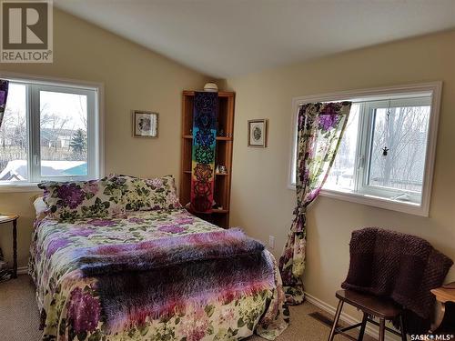 325 Ruby Drive, Hitchcock Bay, SK - Indoor Photo Showing Bedroom