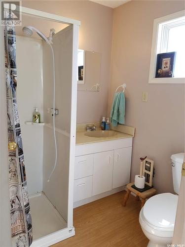 325 Ruby Drive, Hitchcock Bay, SK - Indoor Photo Showing Bathroom