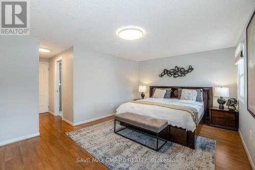 2046 Glenada Crescent, Oakville, ON - Indoor Photo Showing Bedroom