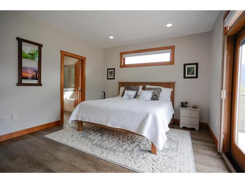 305 Mountainview Drive, Nelson, BC - Indoor Photo Showing Bedroom