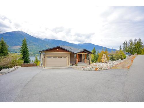 305 Mountainview Drive, Nelson, BC - Outdoor