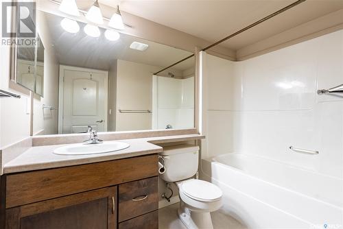 A114 103 Wellman Crescent, Saskatoon, SK - Indoor Photo Showing Bathroom