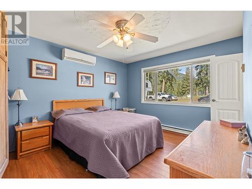 3311 Yankee Flats Road, Salmon Arm, BC - Indoor Photo Showing Bedroom