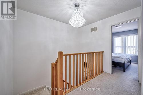 189 Lewis Honey Drive, Aurora, ON - Indoor Photo Showing Other Room