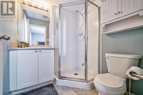 189 Lewis Honey Drive, Aurora, ON - Indoor Photo Showing Bathroom
