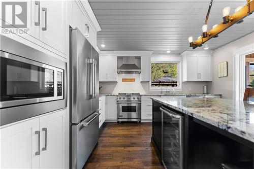 60 Pinehaven Lane, Perth Road, ON - Indoor Photo Showing Kitchen With Upgraded Kitchen