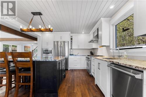 60 Pinehaven Lane, Perth Road, ON - Indoor Photo Showing Kitchen With Upgraded Kitchen