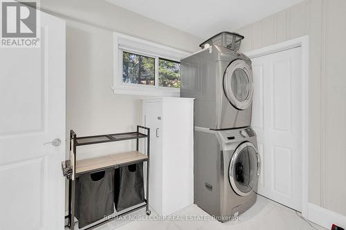15 Old Forge Drive, King, ON - Indoor Photo Showing Laundry Room