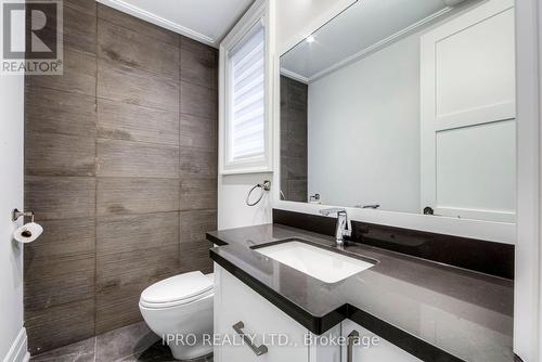 146 Norton Avenue, Toronto, ON - Indoor Photo Showing Bathroom