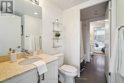 221 Duplex Avenue, Toronto, ON - Indoor Photo Showing Bathroom